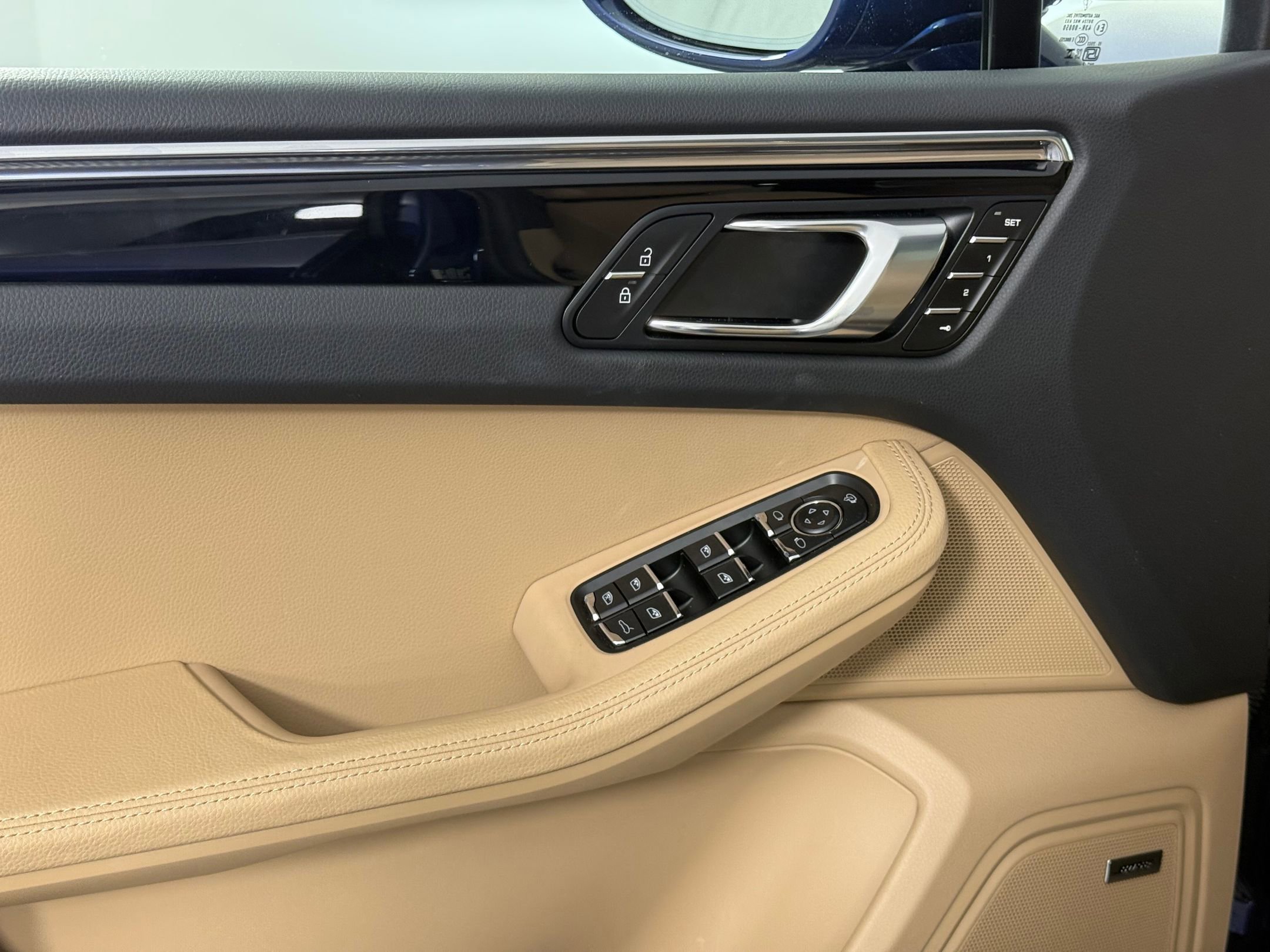 New 2025 Porsche Macan image 13