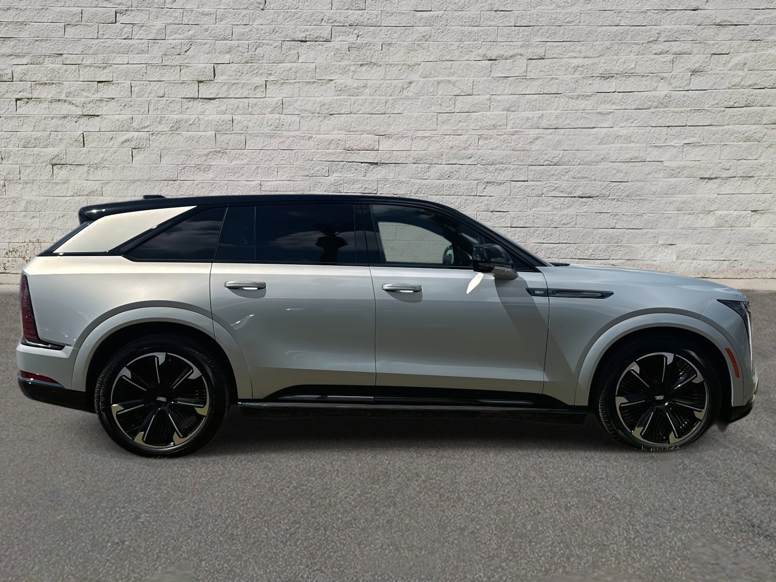 Certified 2025 Cadillac Escalade IQ Sport 1 w/ LPO, Premium Carpet Package image 6