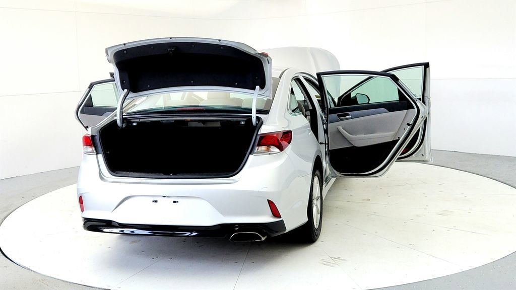 Used 2018 Hyundai Sonata SE w/ Cargo Package FWD image 11