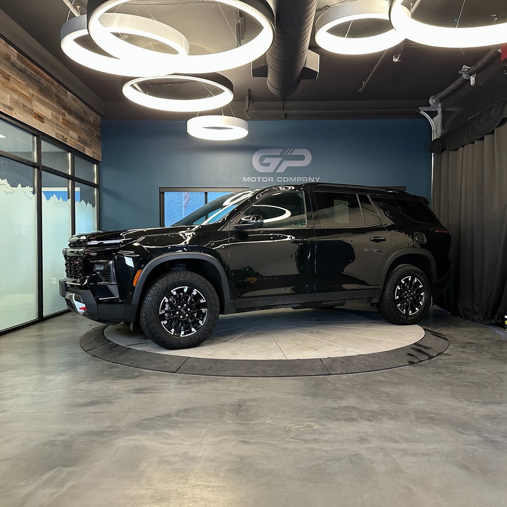 Used 2024 Chevrolet Traverse Z71 w/ Enhanced Driving Package image 7