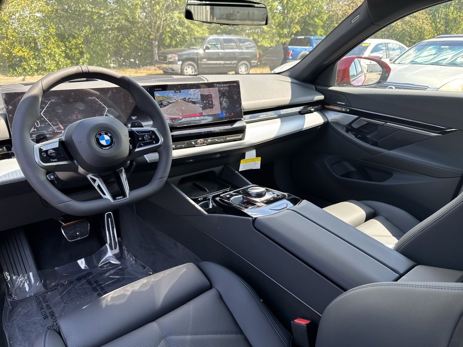 New 2026 BMW 530i xDrive w/ M Sport Package AWD/4WD image 11