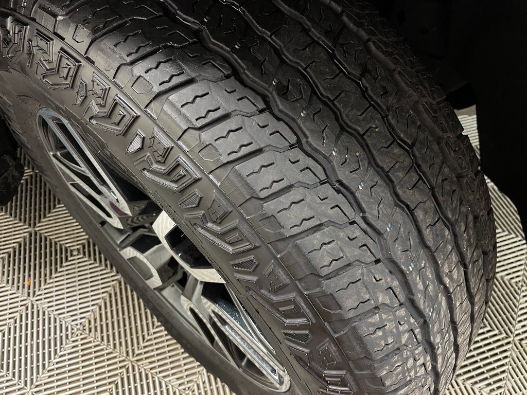 Used 2023 GMC Yukon XL AT4 w/ Max Trailering Package image 57