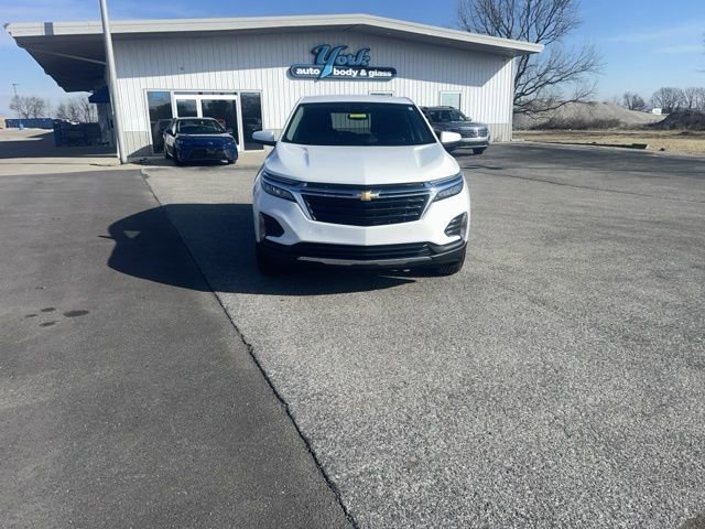 Used 2024 Chevrolet Equinox LT w/ LPO, Floor Liner Package FWD image 3