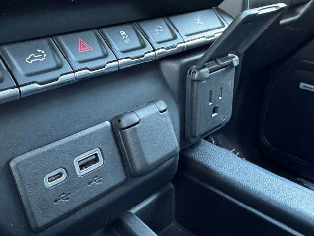 Used 2020 Chevrolet Silverado 1500 High Country w/ Technology Package image 18