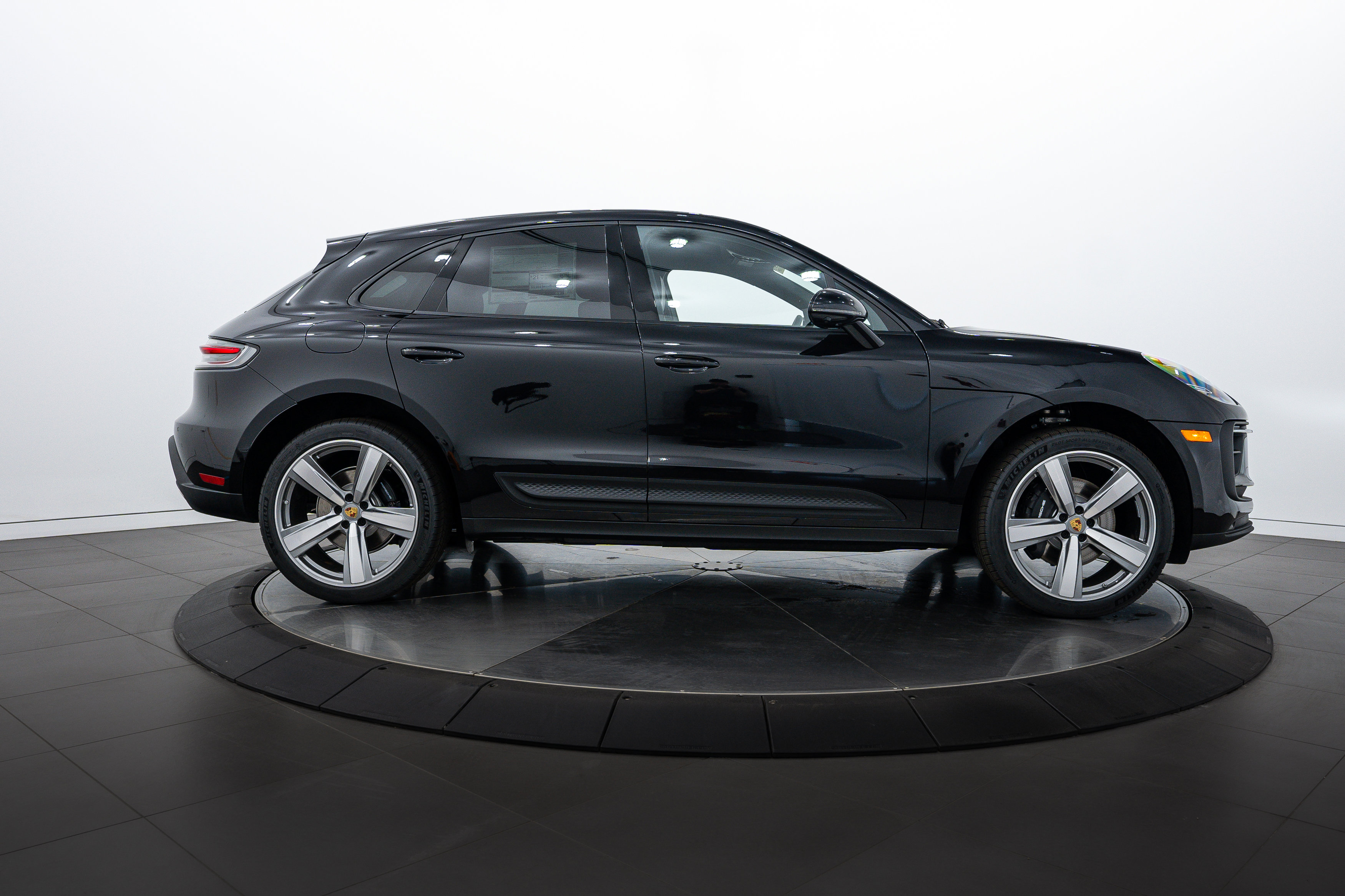 New 2025 Porsche Macan image 8