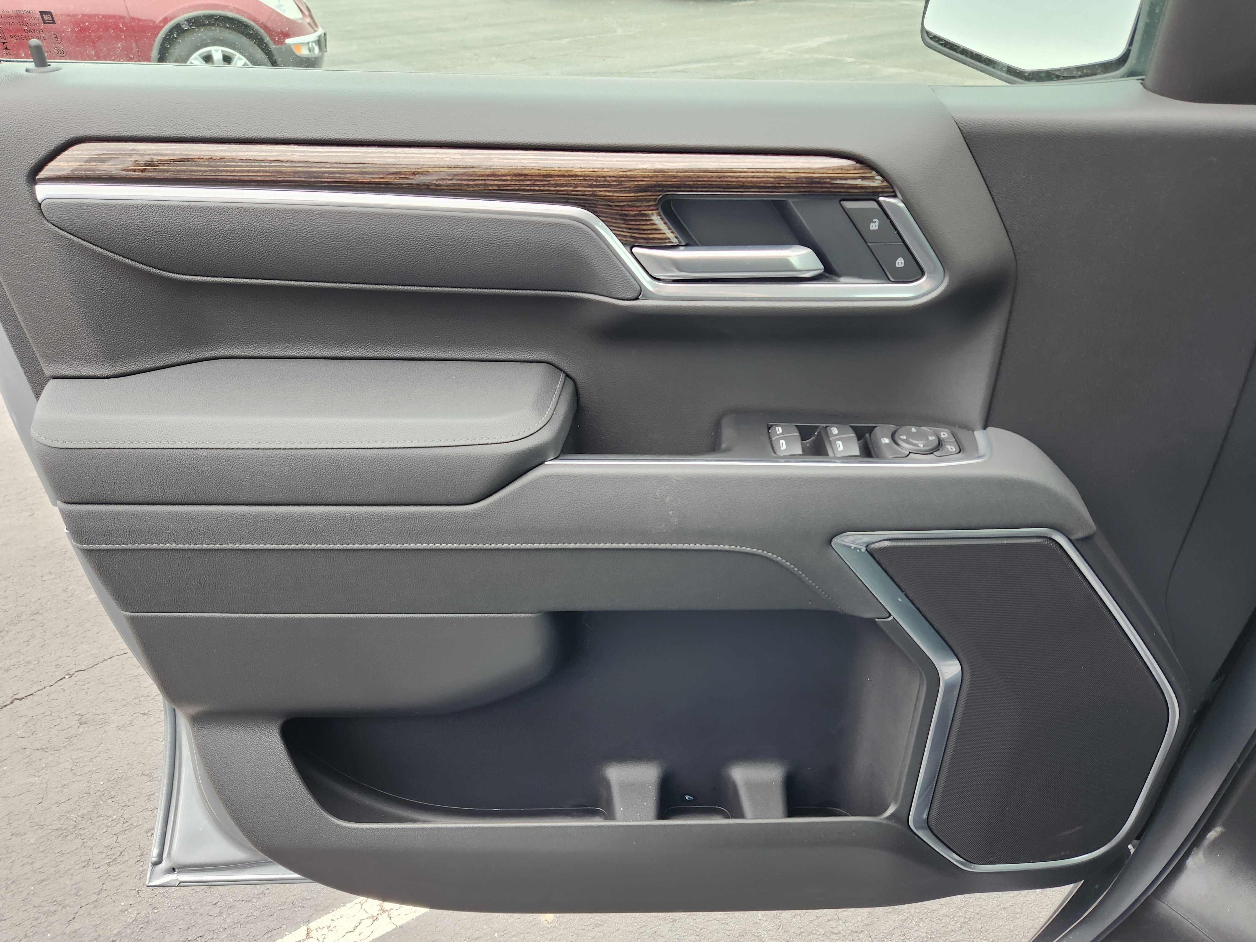 New 2026 GMC Sierra 1500 SLE w/ Preferred Package image 15