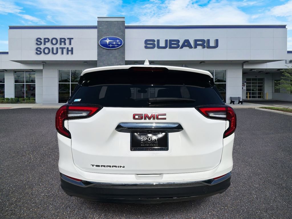 Used 2024 GMC Terrain SLT image 4