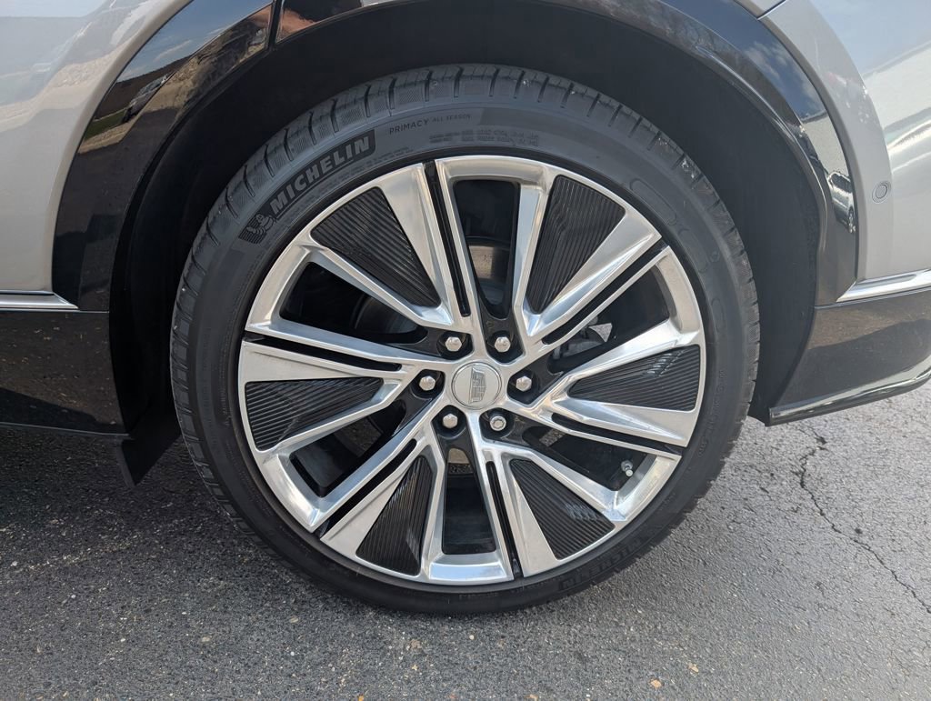 Used 2025 Cadillac Lyriq Luxury w/ LPO, Floor Liner Package image 26