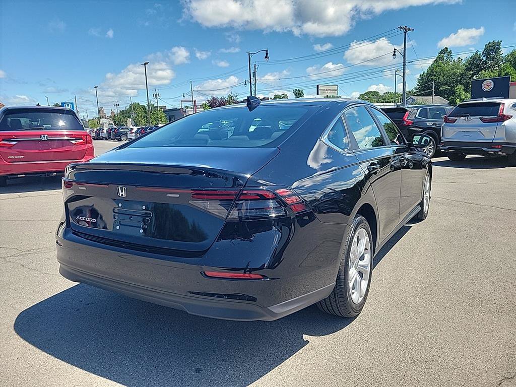 Used 2025 Honda Accord LX image 5