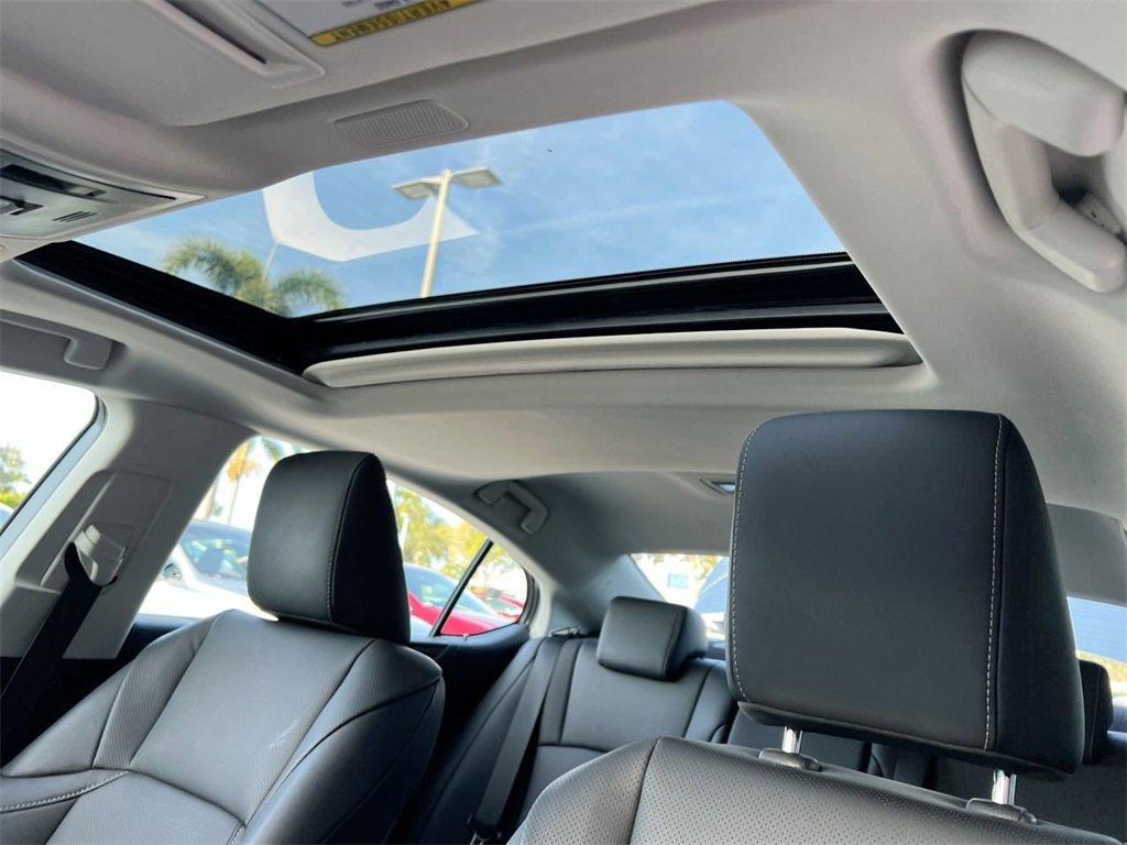 Certified 2025 Lexus ES 300h w/ Premium Package image 18