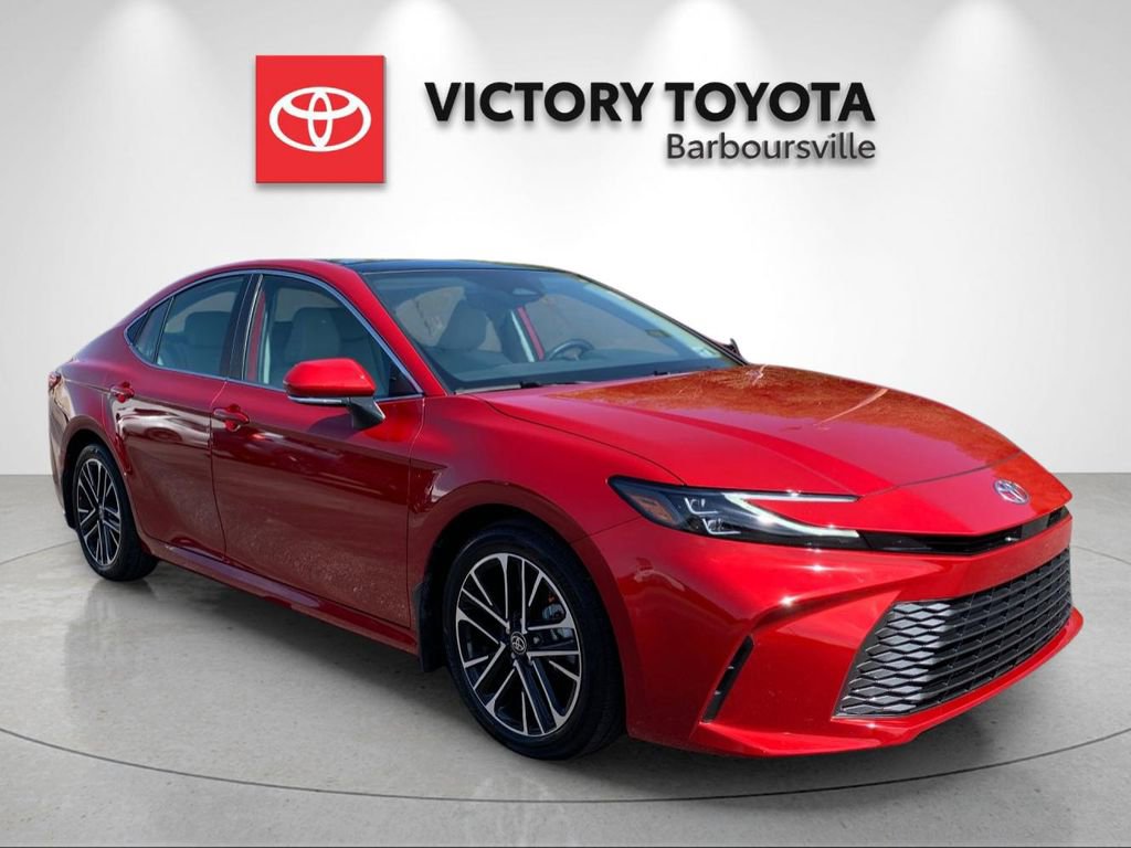 Used 2025 Toyota Camry XLE FWD image 5