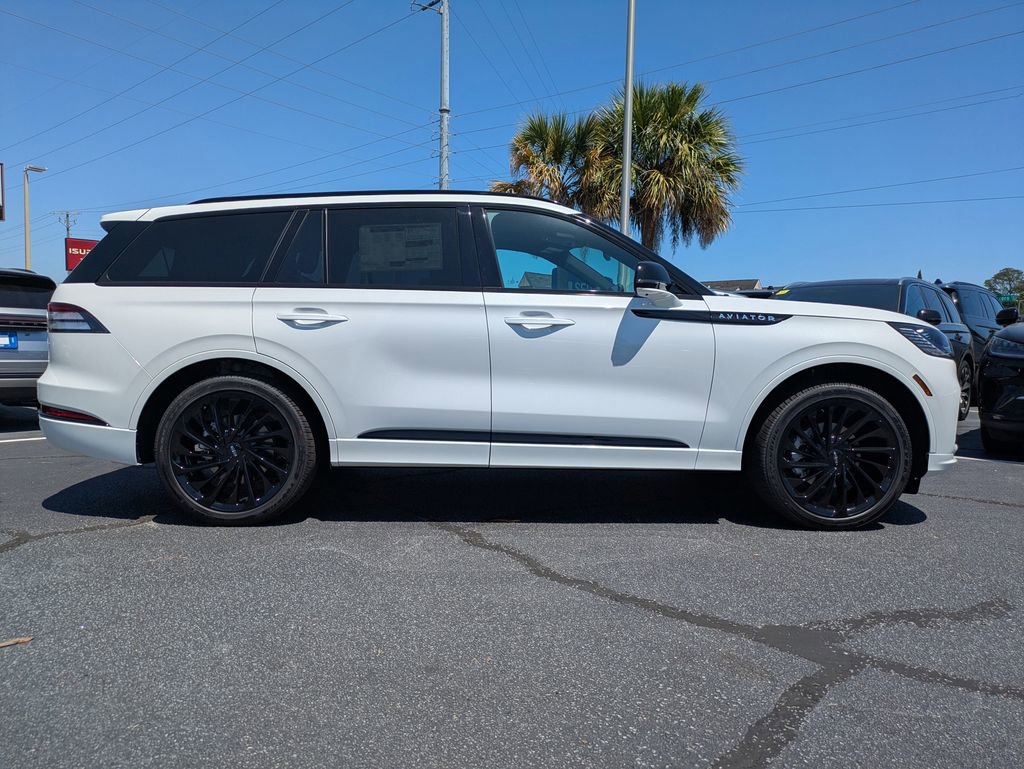 New 2026 Lincoln Aviator Reserve RWD image 3