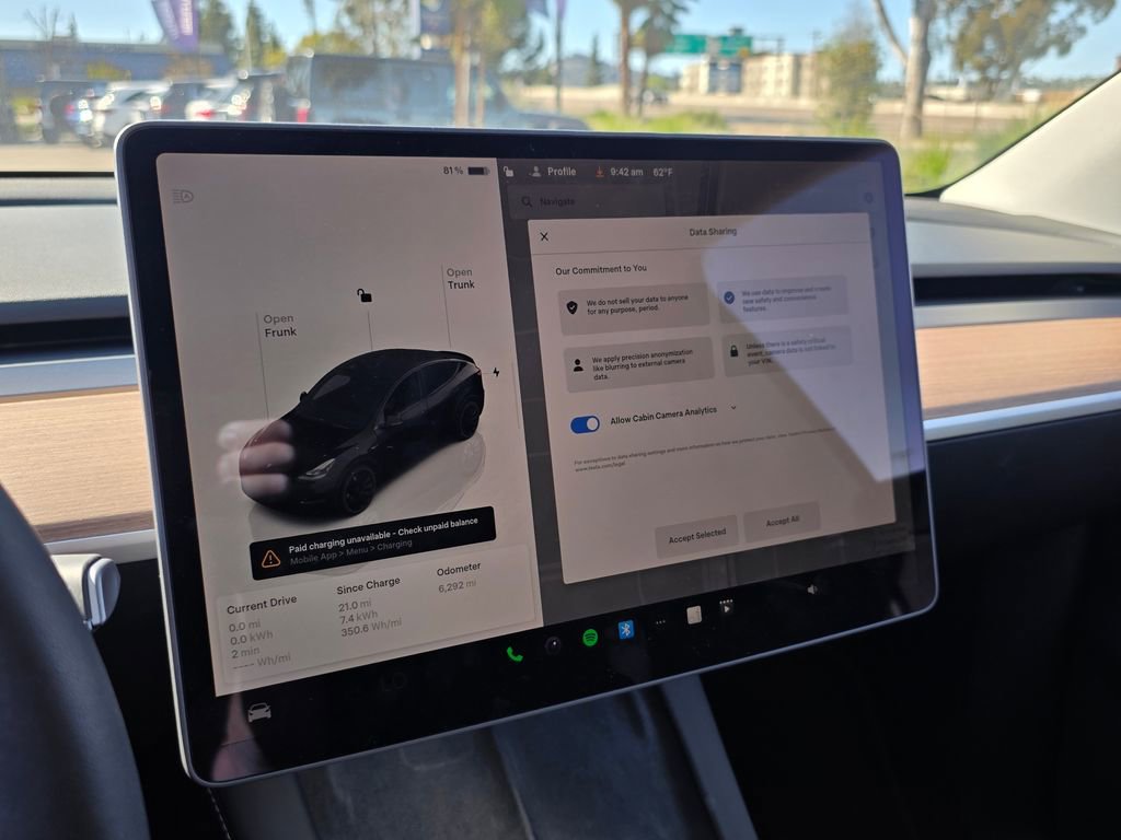Used 2025 Tesla Model Y Performance image 27