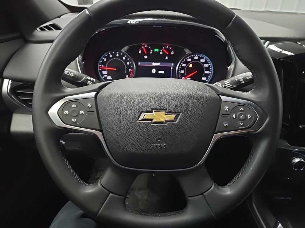 Used 2023 Chevrolet Traverse LT image 18
