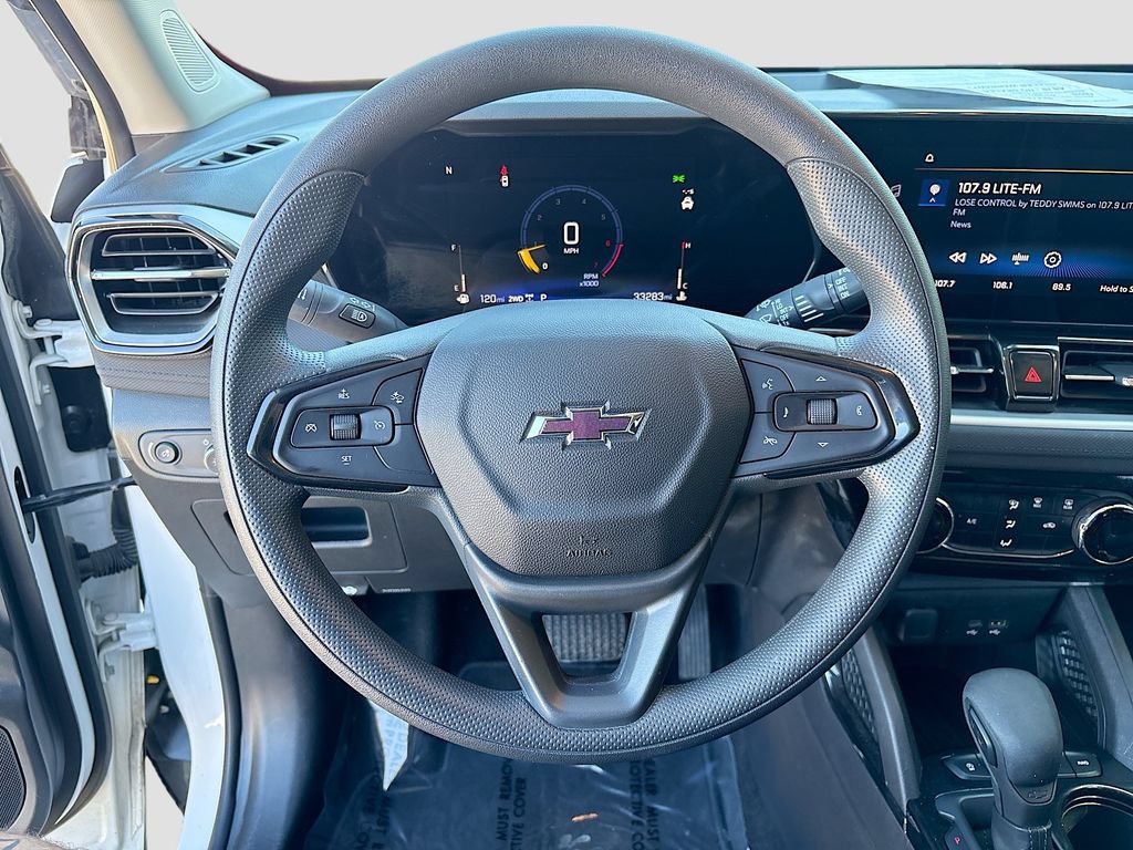 Used 2025 Chevrolet TrailBlazer LT AWD/4WD image 11