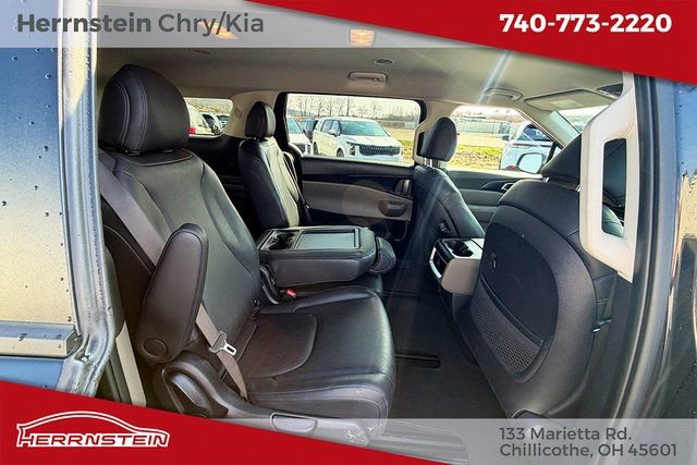Used 2025 Kia Carnival image 25