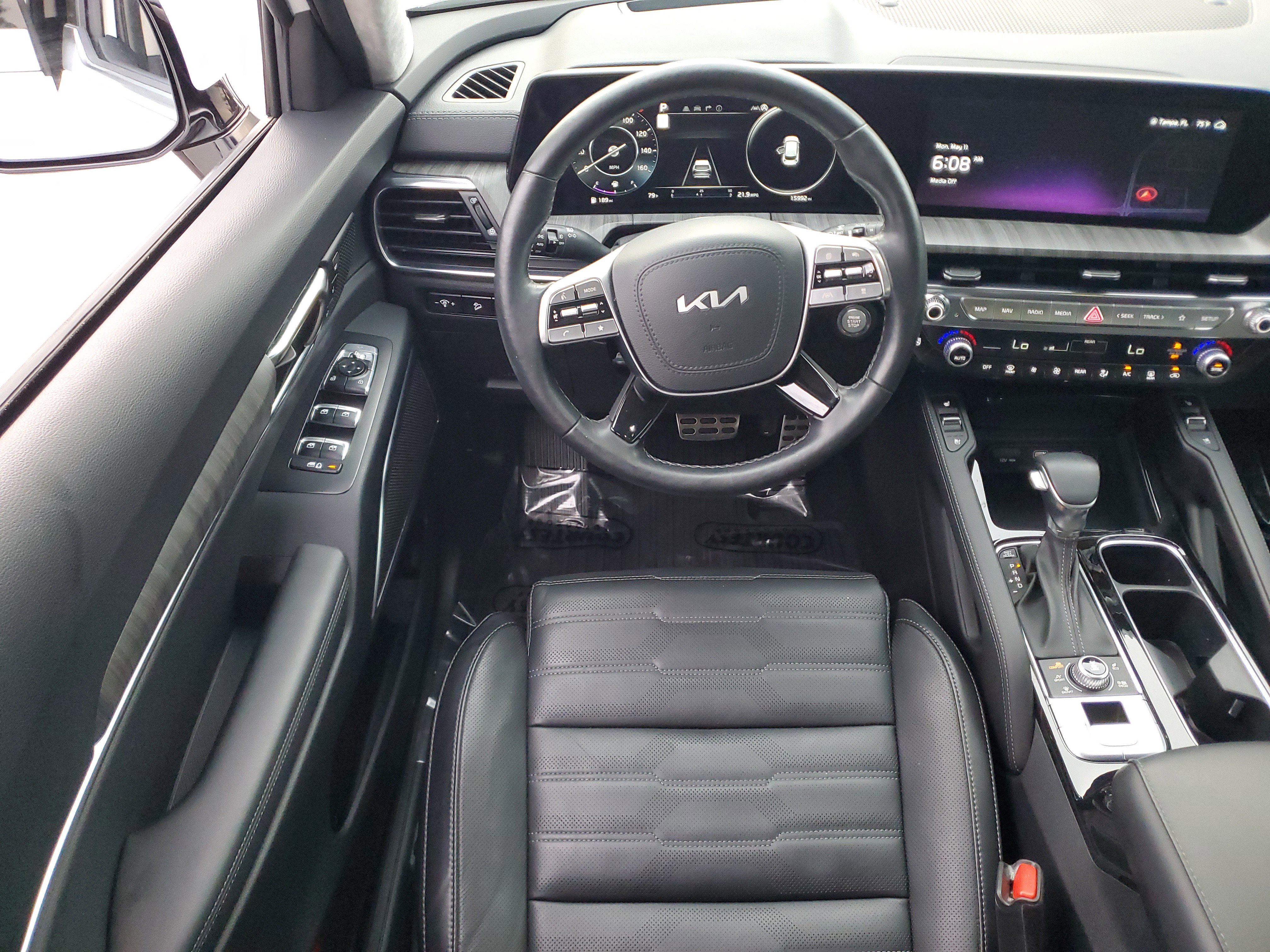 Used 2024 Kia Telluride SX Prestige w/ Towing Package AWD/4WD image 12