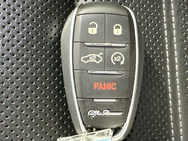 Used 2024 Alfa Romeo Tonale Ti w/ Active Assist Package AWD/4WD image 18