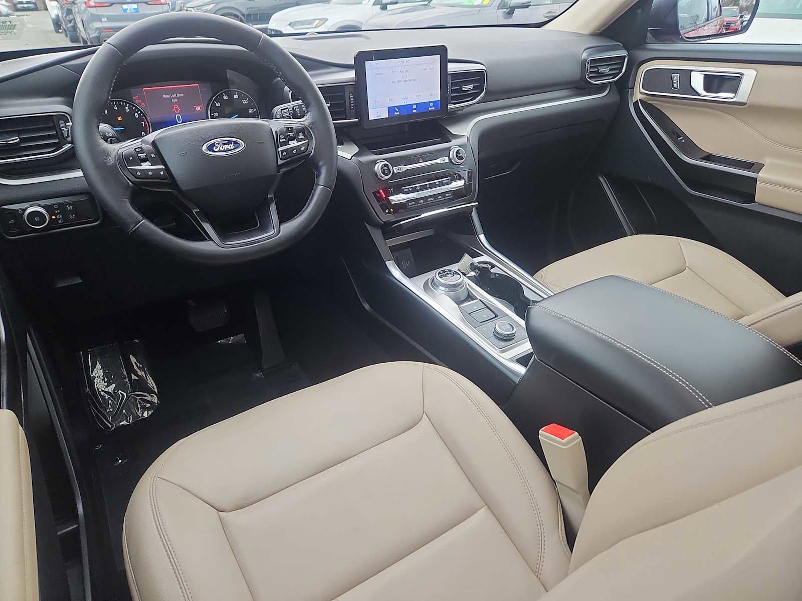 Used 2020 Ford Explorer XLT w/ Equipment Group 202A image 29