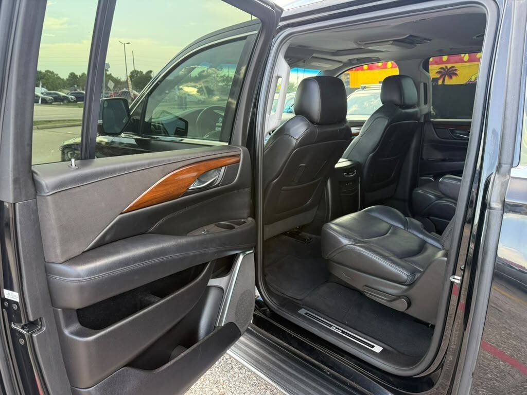 Used 2017 Cadillac Escalade ESV Premium Luxury AWD/4WD image 24