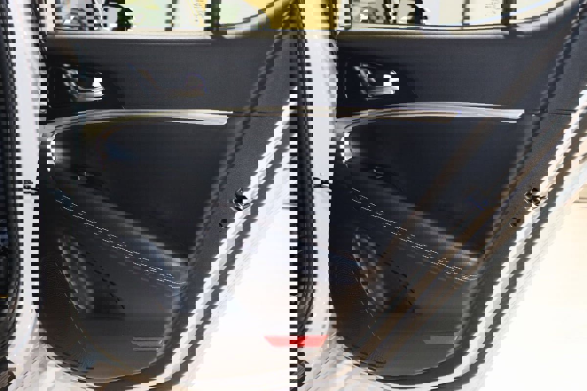 Used 2025 Genesis G70 2.5T image 56