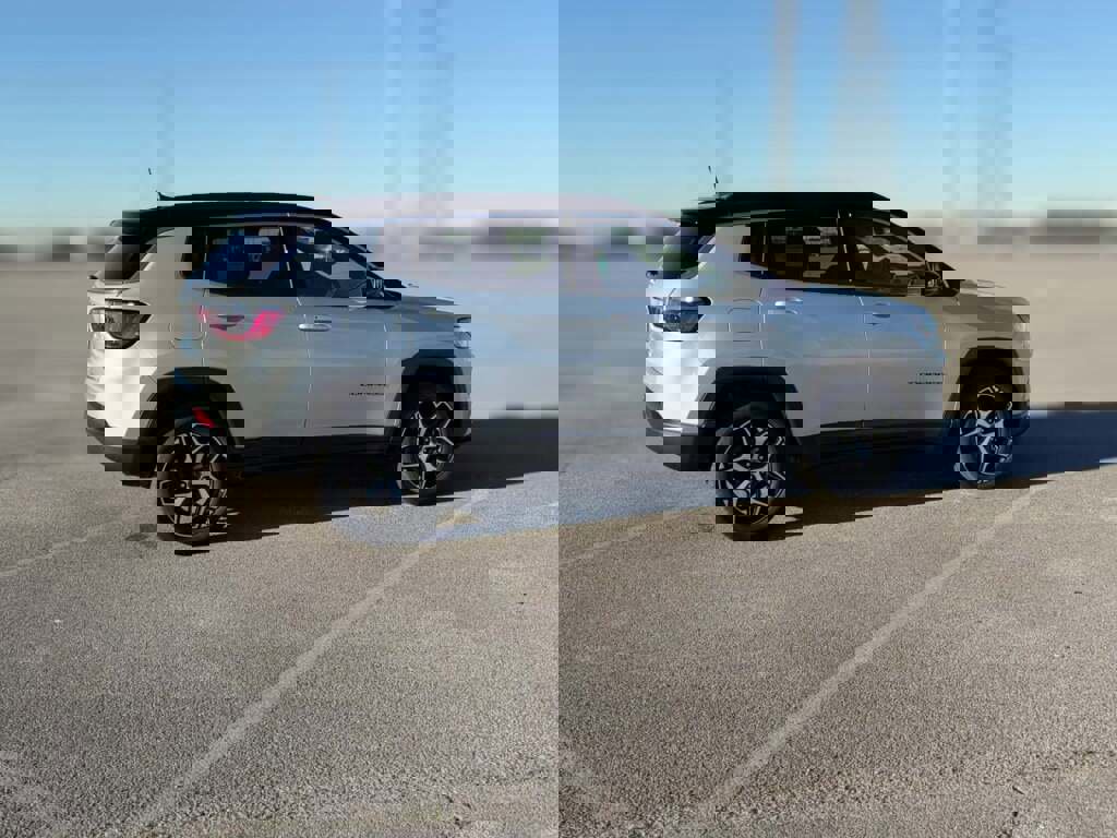 New 2026 Jeep Compass Limited image 13