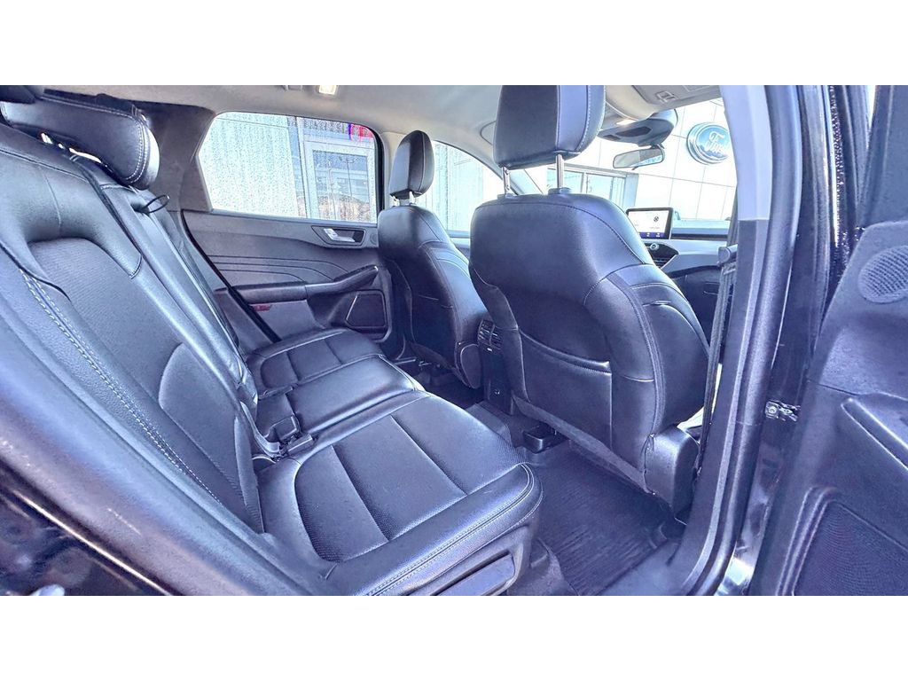 Used 2022 Ford Escape SEL w/ Technology Package AWD/4WD image 11