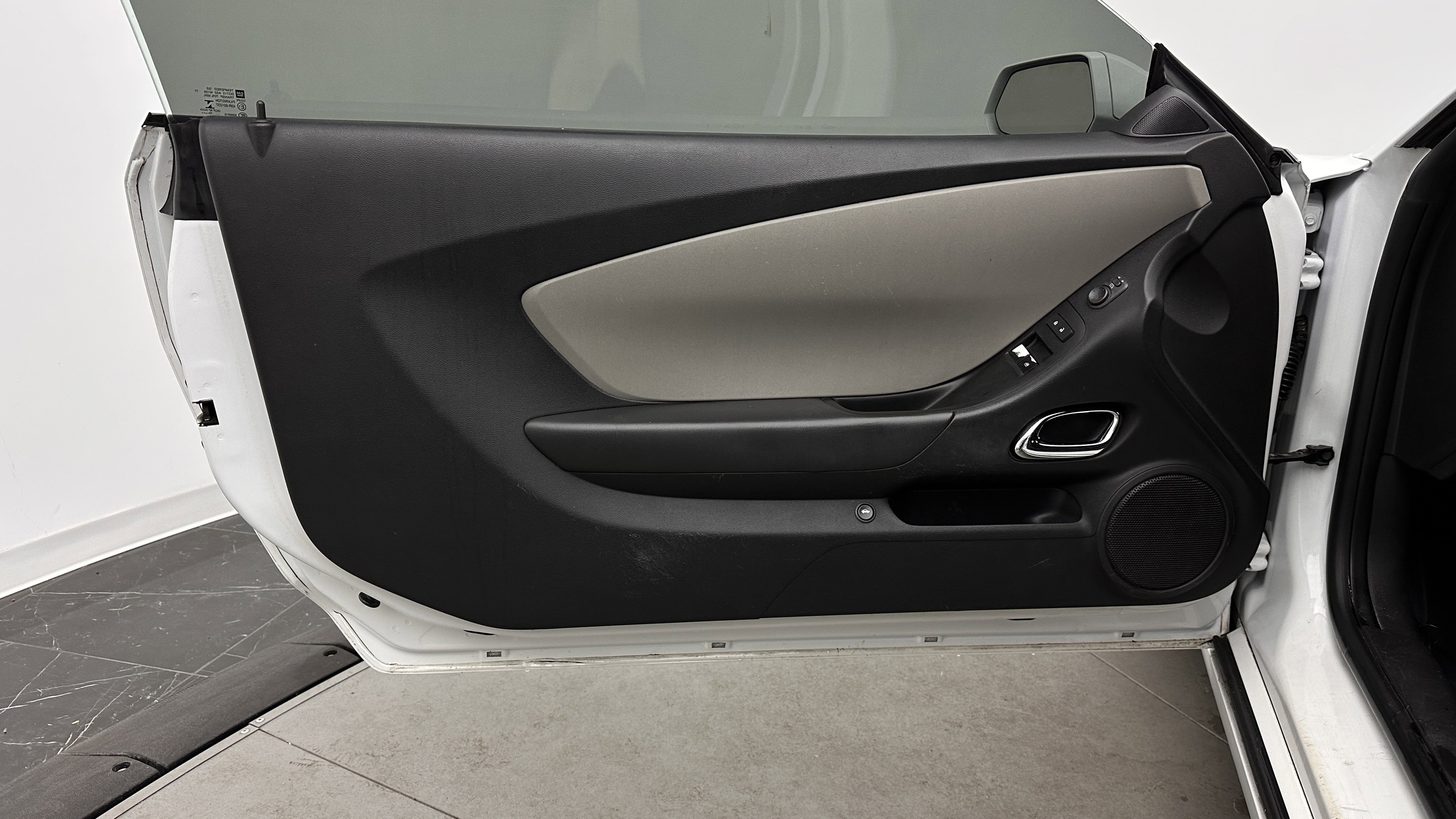 Used 2014 Chevrolet Camaro LS RWD image 10