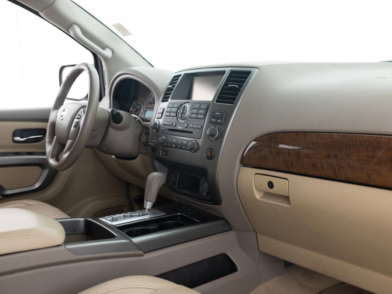 Used 2015 Nissan Armada Platinum image 27