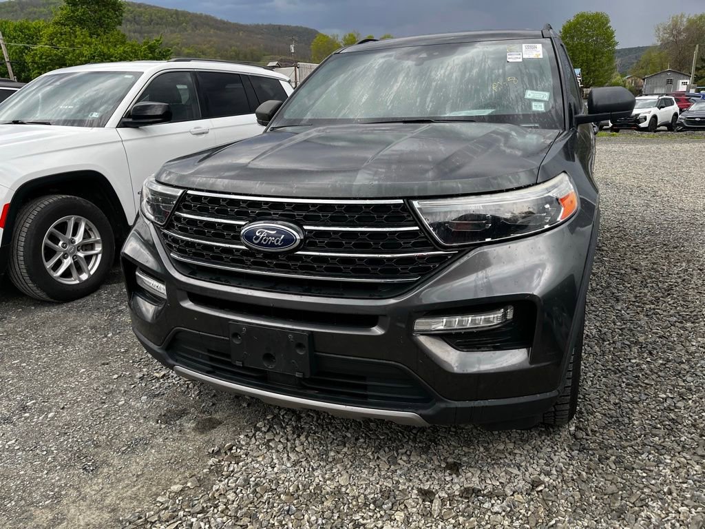 Used 2020 Ford Explorer XLT w/ Equipment Group 202A AWD/4WD image 2