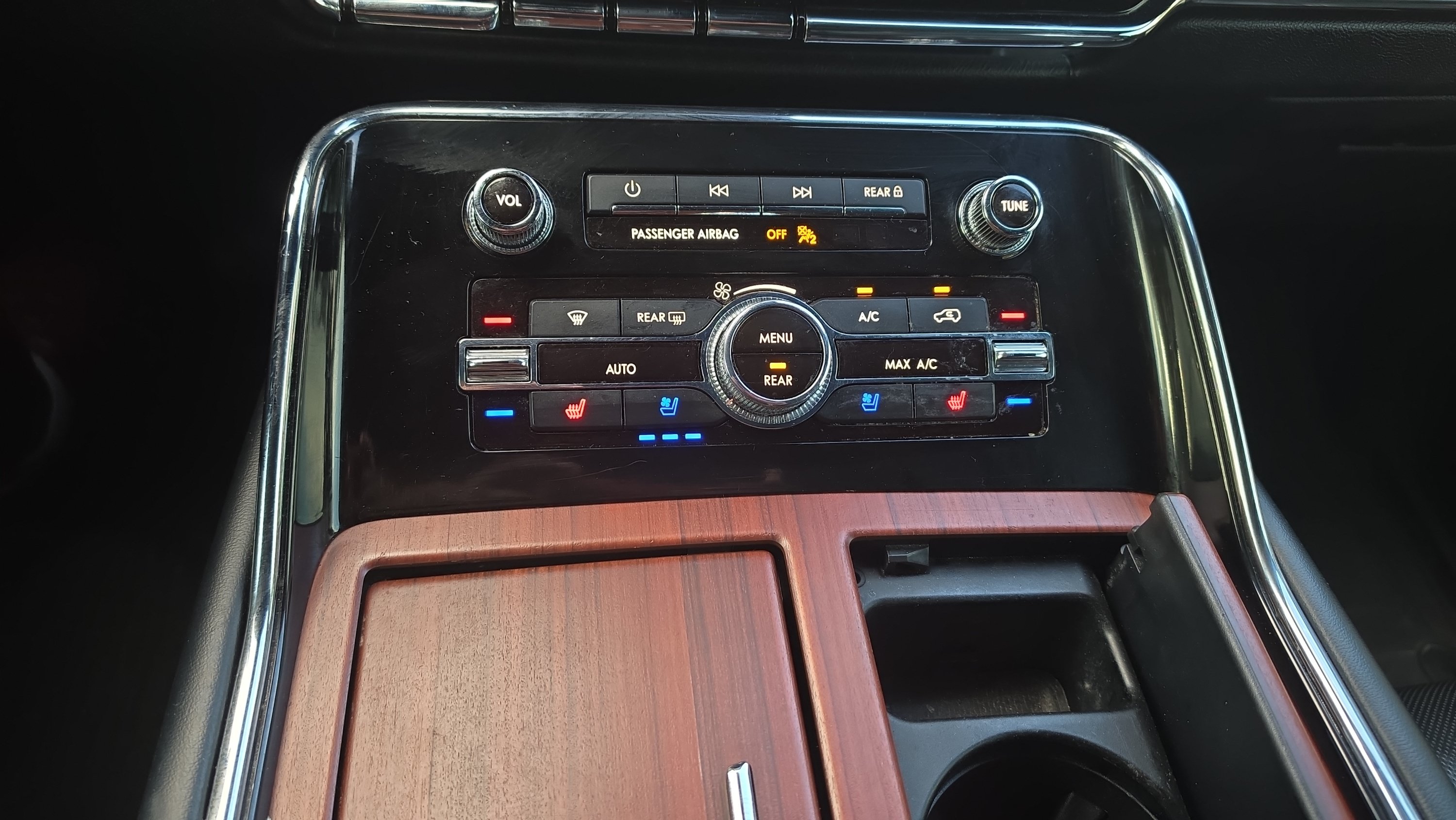 Used 2021 Lincoln Navigator Reserve w/ Luxury Package RWD image 17