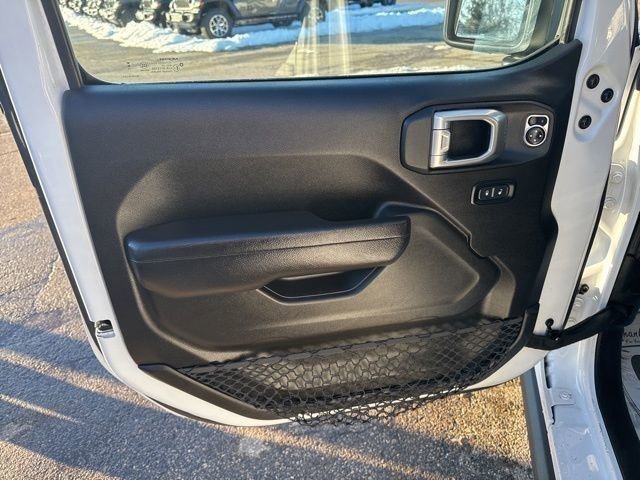 Used 2024 Jeep Gladiator Mojave AWD/4WD image 76