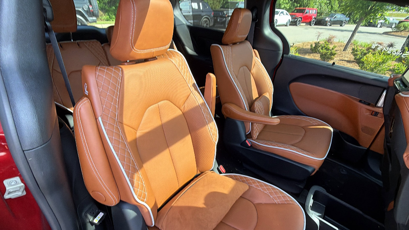 Used 2026 Chrysler Pacifica Pinnacle FWD image 22