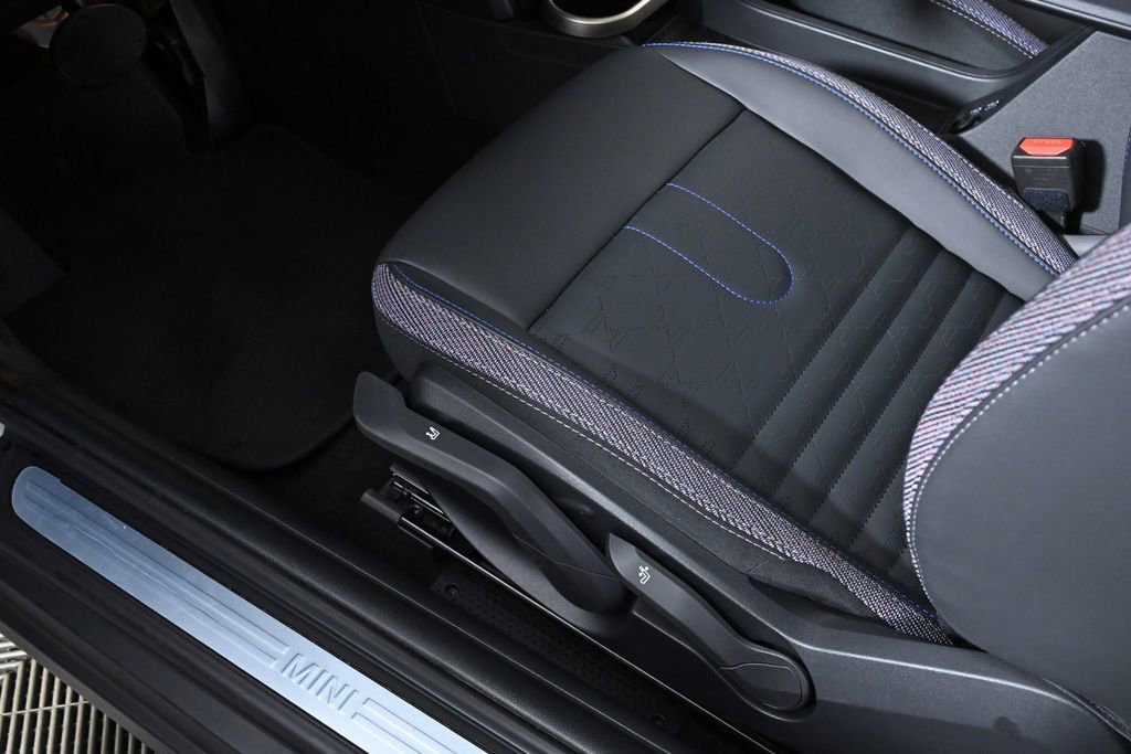 Certified 2025 MINI Cooper S image 25