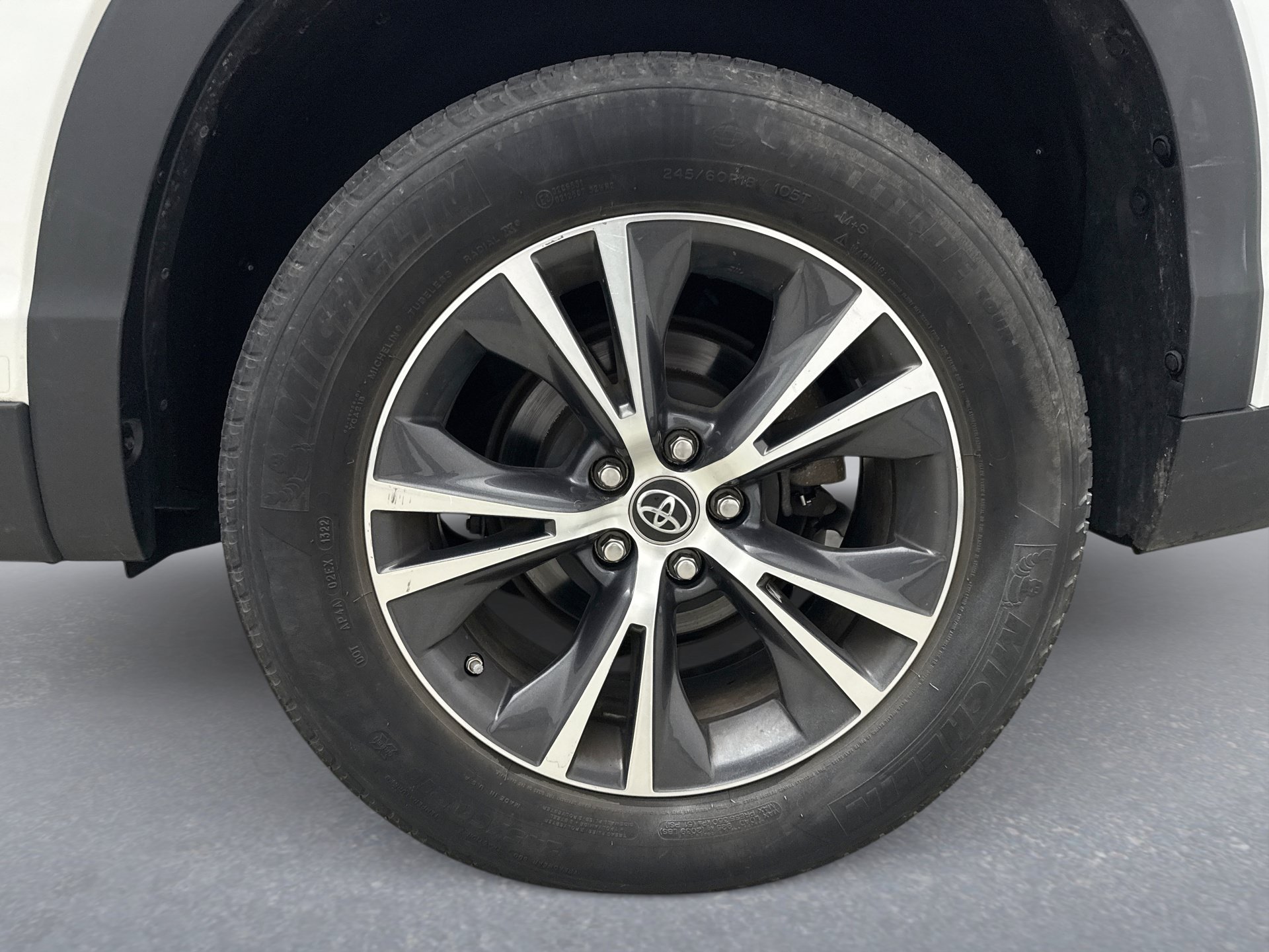 Used 2019 Toyota Highlander LE FWD image 20