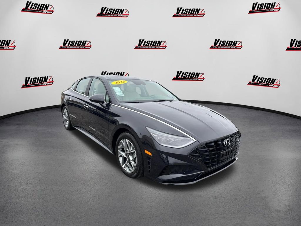 Used 2023 Hyundai Sonata SEL w/ Convenience Package image 3