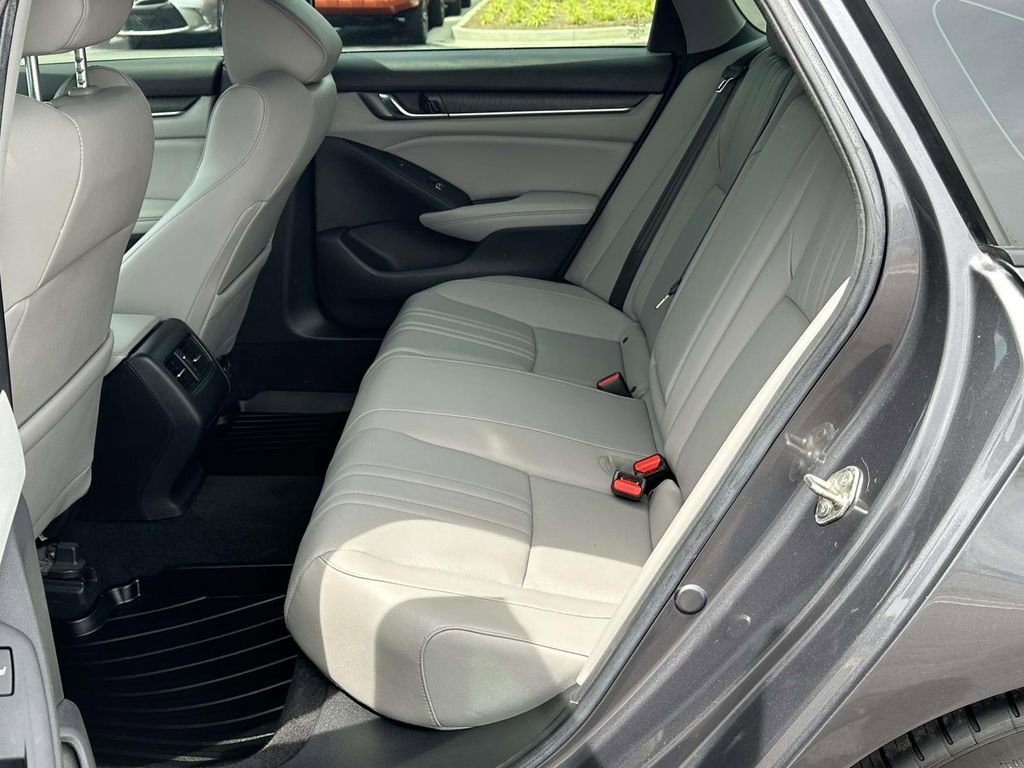 Used 2019 Honda Accord Touring image 10