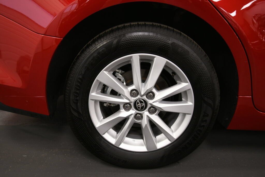 Used 2026 Toyota Camry LE FWD image 30