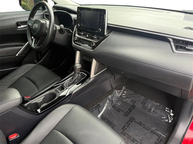 Used 2022 Toyota Corolla Cross XLE image 22