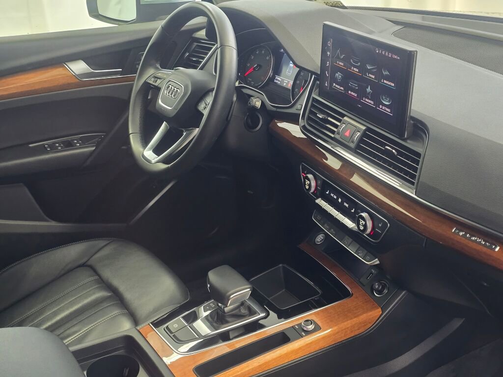 Used 2023 Audi Q5 2.0T Premium w/ Convenience Package image 29