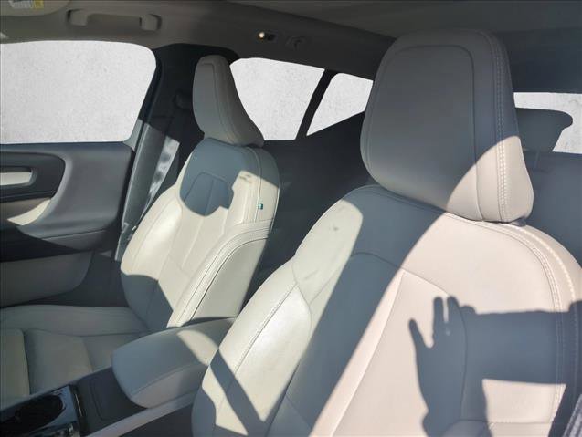 Used 2021 Volvo XC40 T5 Inscription w/ Climate Package image 10
