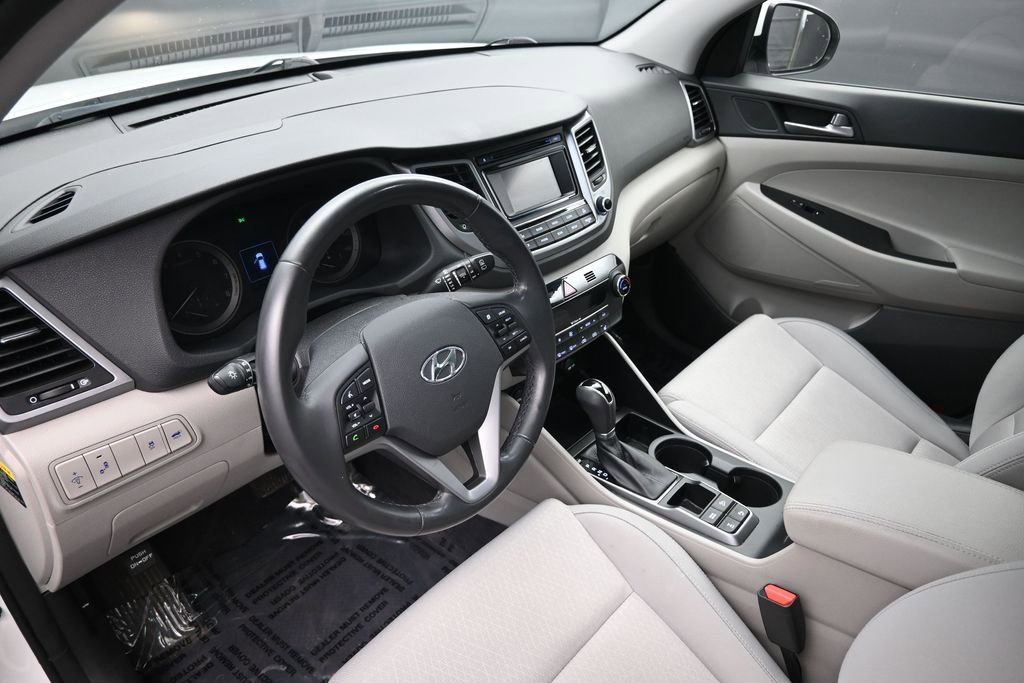 Used 2017 Hyundai Tucson Value AWD/4WD image 16