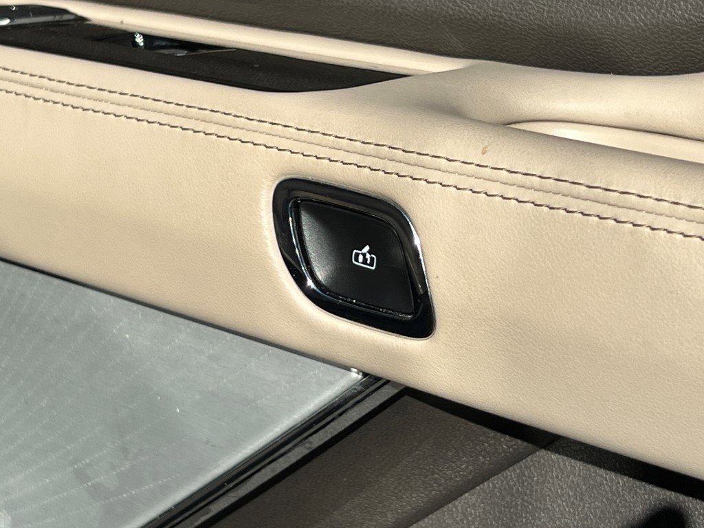 Used 2021 Lincoln Aviator Reserve w/ Equipment Group 202A image 9