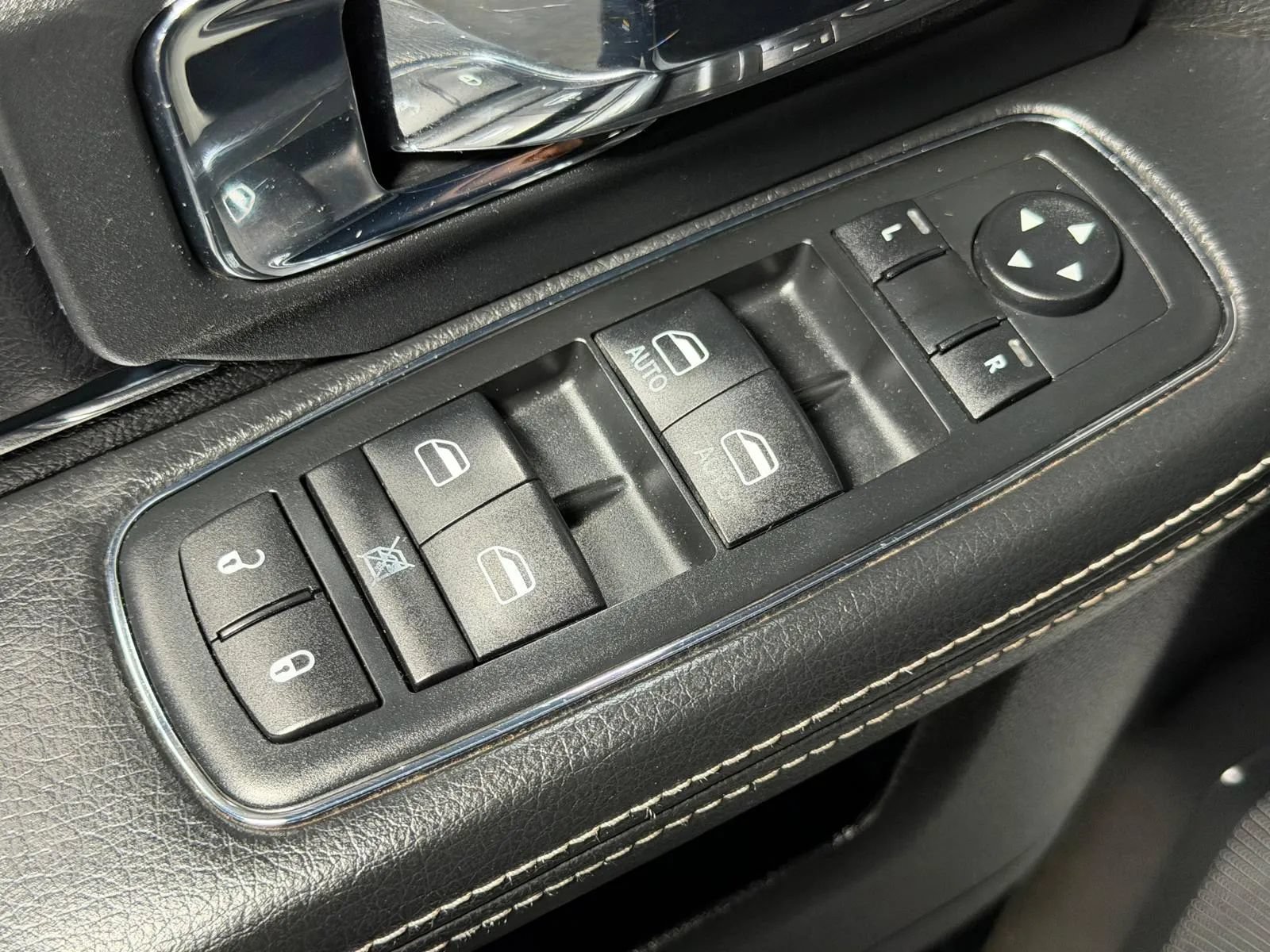Used 2014 RAM 1500 Laramie w/ Convenience Group AWD/4WD image 25