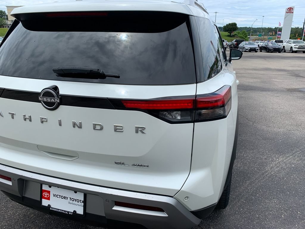 Used 2023 Nissan Pathfinder SL AWD/4WD image 35