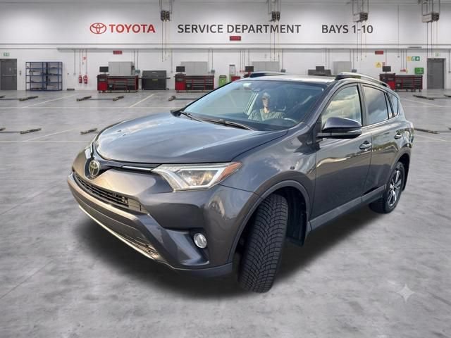 Used 2018 Toyota RAV4 XLE AWD/4WD image 4