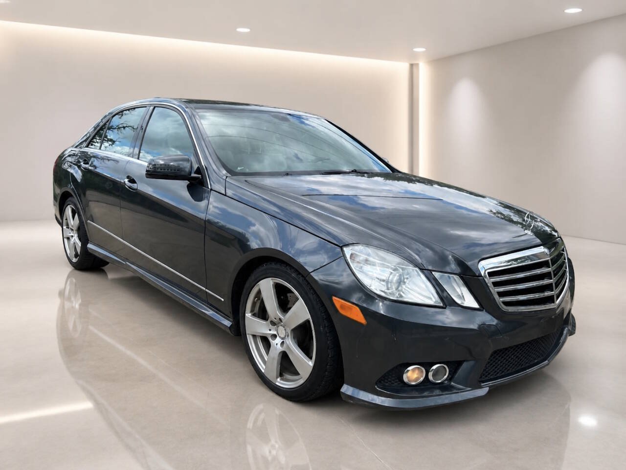Used 2010 Mercedes-Benz E 350 Sedan image 1