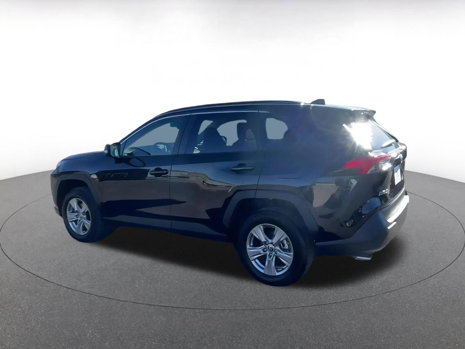 Used 2025 Toyota RAV4 XLE image 10