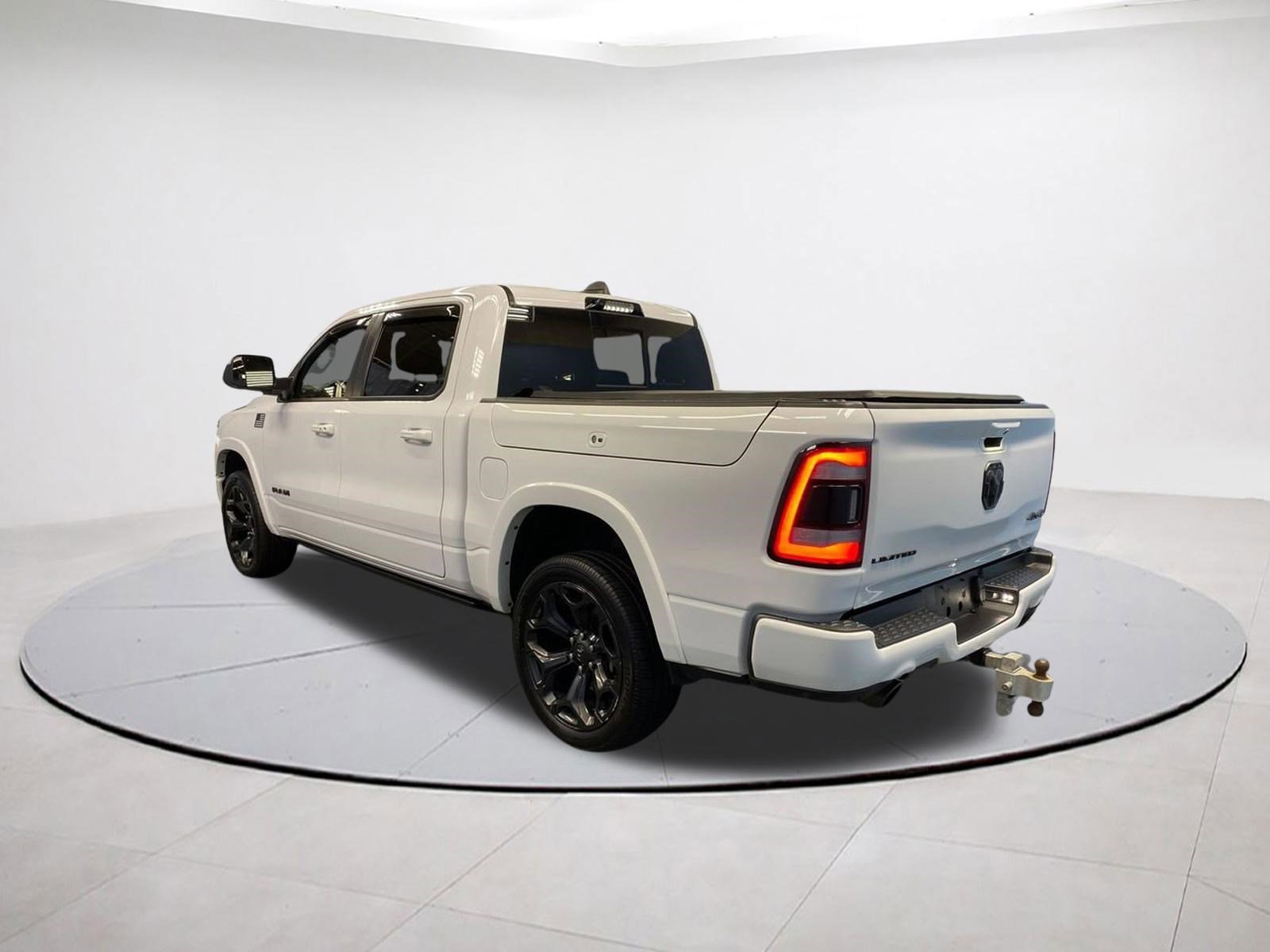 Used 2022 RAM 1500 Limited AWD/4WD image 8