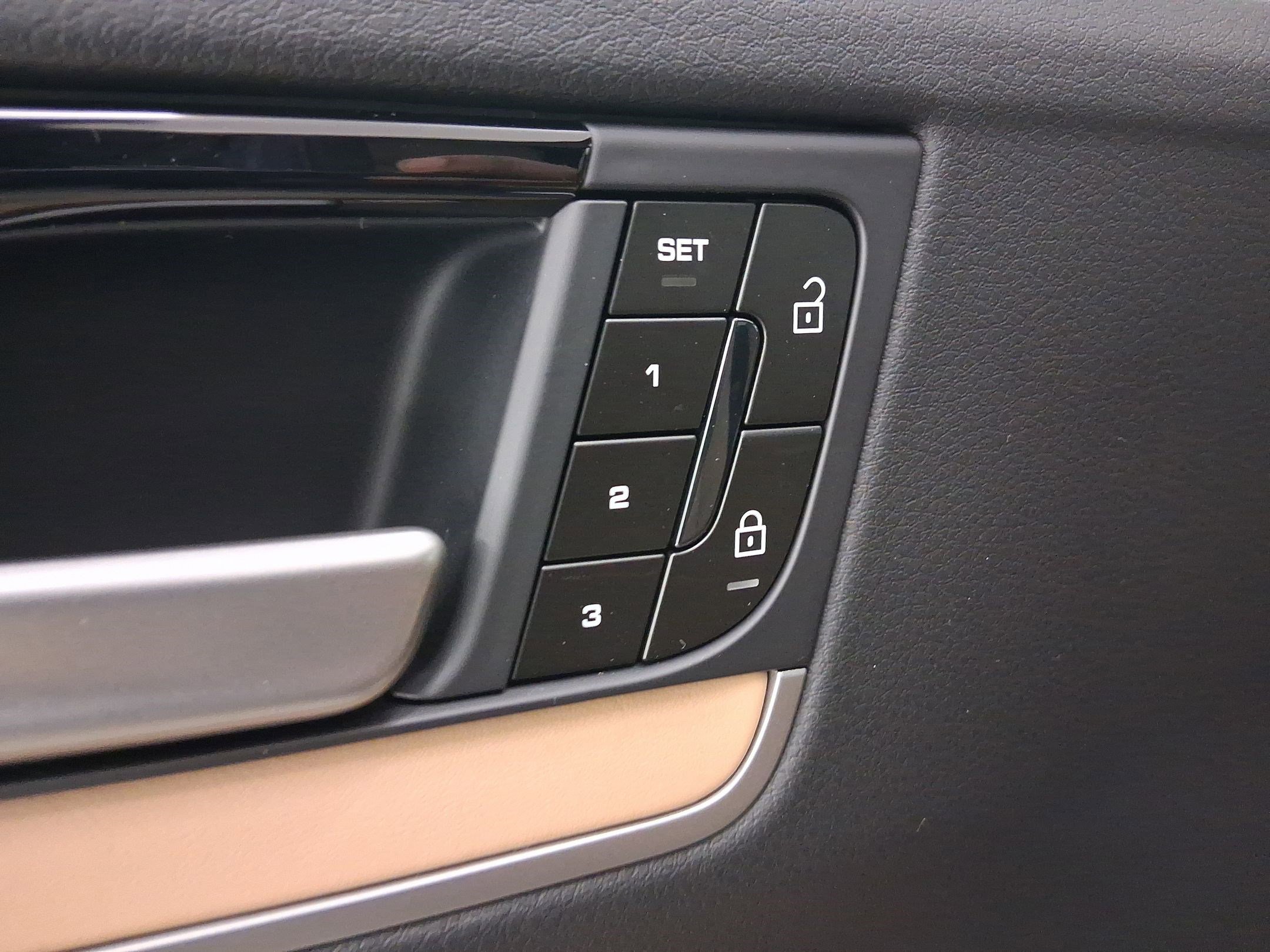 New 2026 Porsche Cayenne Coupe AWD/4WD image 12